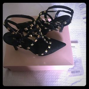 BCBG BLACK & GOLD POINTED TOE SHOES